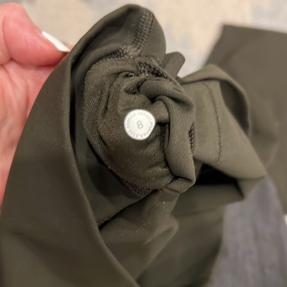 Lululemon Wunder Under high rise right size 8 - Picture 3 of 3
